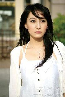 董维嘉的生活照,尽显优雅魅力，展现真实自我