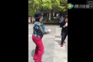 公园搞笑街舞,欢乐无限，舞动青春风采