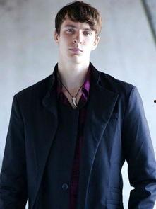 罗艺恒八卦,八卦中的传奇人生